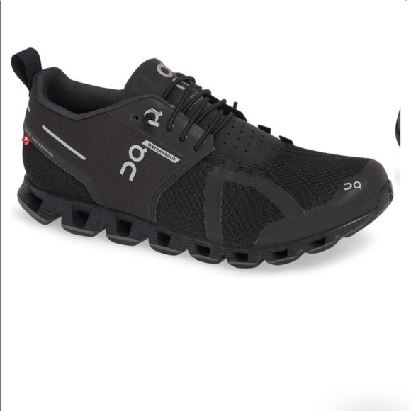 On cloud waterproof running sneaker 🖤 - Picture 1 of 9
